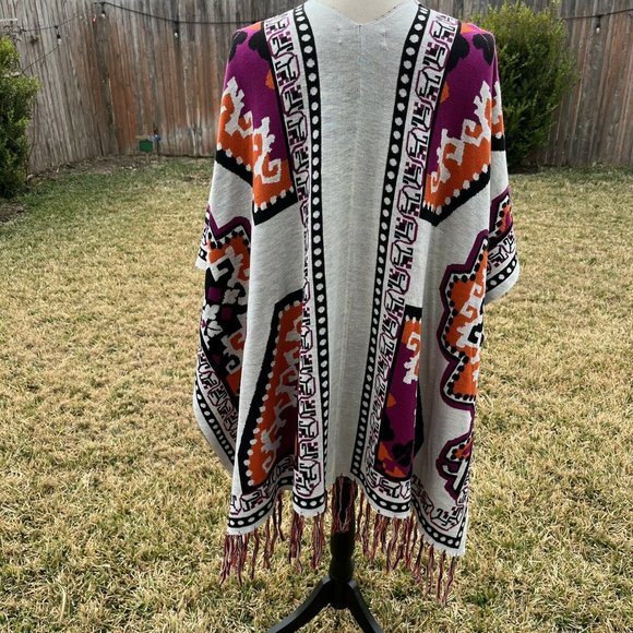 Flying Tomato Women's Small/Medium Long Cardigan Poncho Aztec Fringe Design - Picture 7 of 9